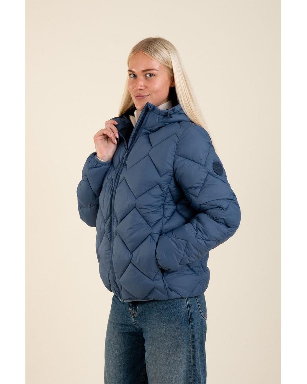 Harvey & Jones Blue Lightweight Water Resistant Quilted Jacket