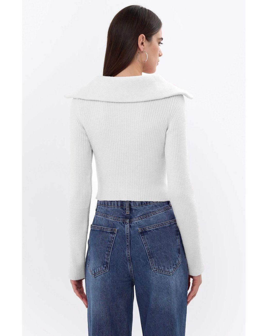 Hiccup White Zippered Knitted Sweater