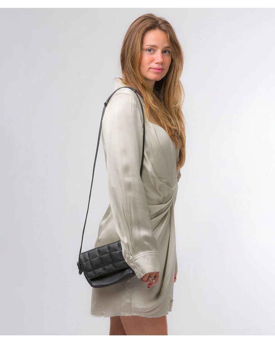 Pure Luxuries Black 'Zoey' Nappa Leather Cross Body Bag