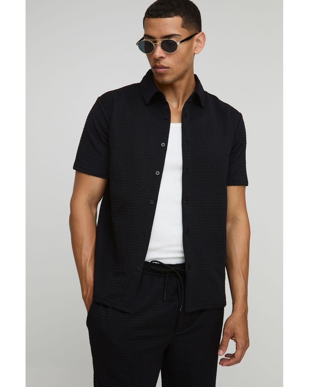BoohooMAN Black Short Sleeve Textured Stretch Shirt And Trousers Set for men