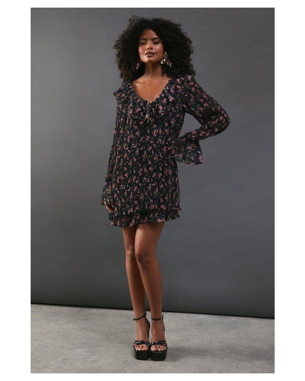 Warehouse Floral Pleated Chiffon V Neck Mini Swing Dress in Black | Lyst UK