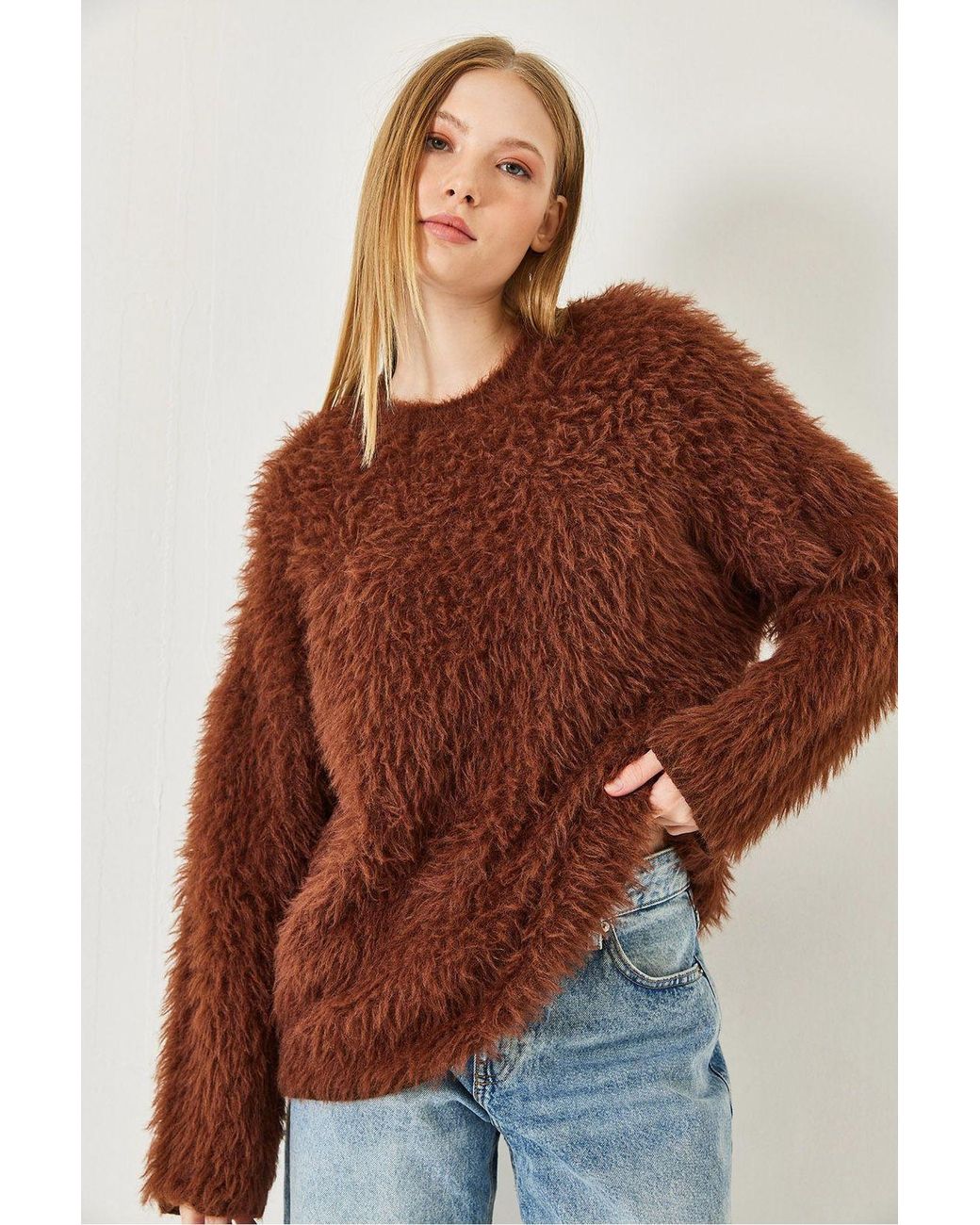 Bianco Lucci Brown Oversized Textured Knit Sweater With Plush Detail