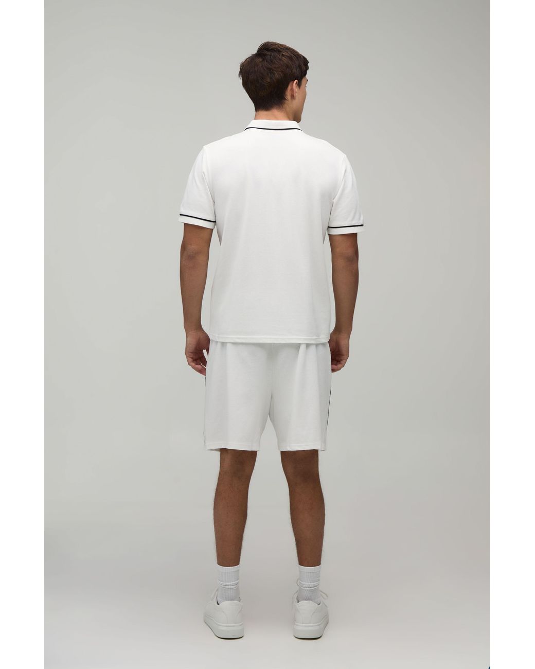 BoohooMAN White Pique Contrast Piping Concealed Placket Regular Fit Boxy Polo & Fit Short Set for men