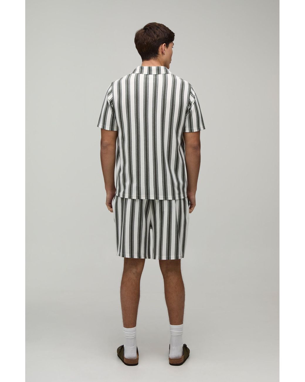 BoohooMAN Multicolor Regular Fit Stripe Revere Polo & Shorts Set for men