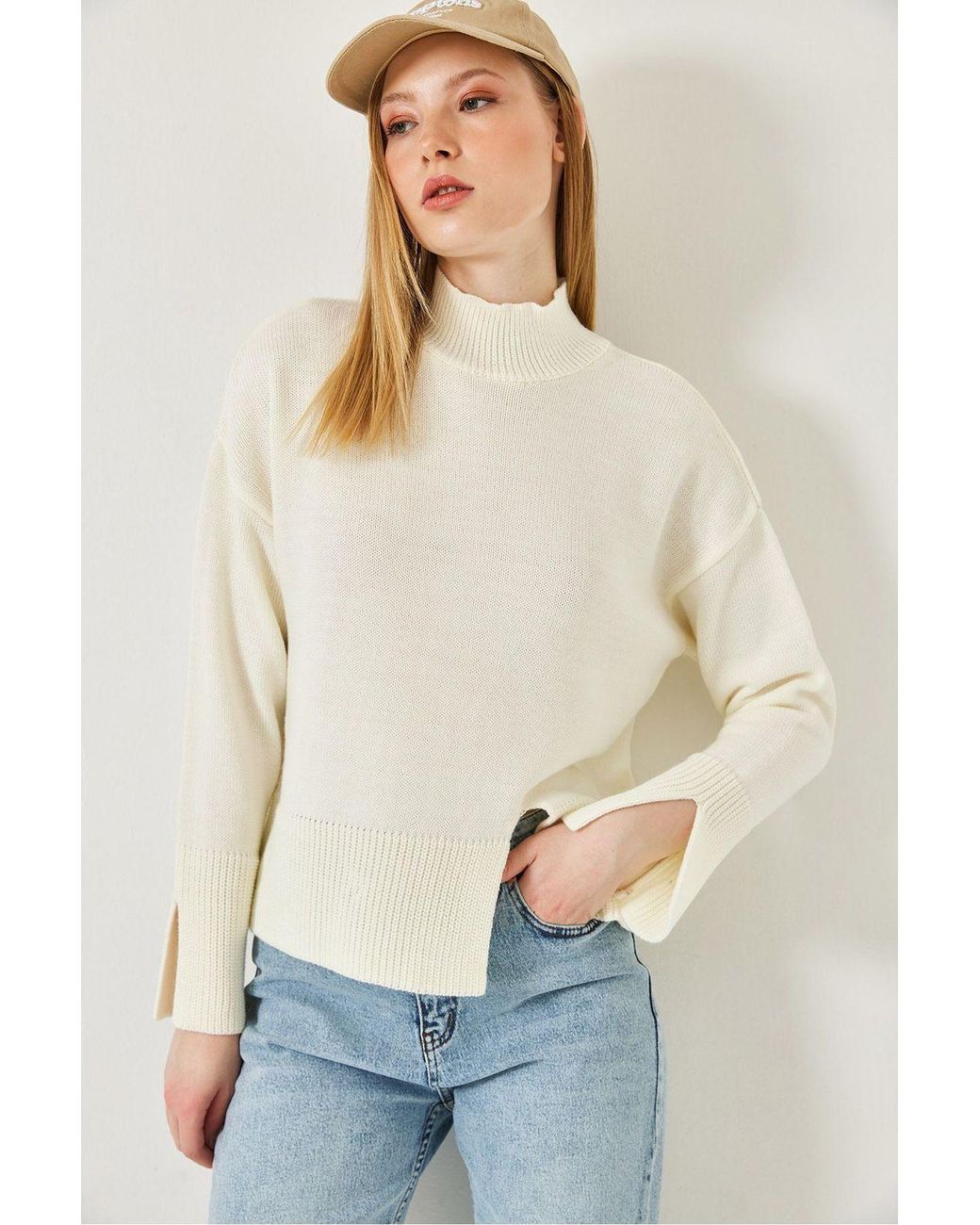 Bianco Lucci Natural Relaxed Fit Turtleneck Sweater With Slit