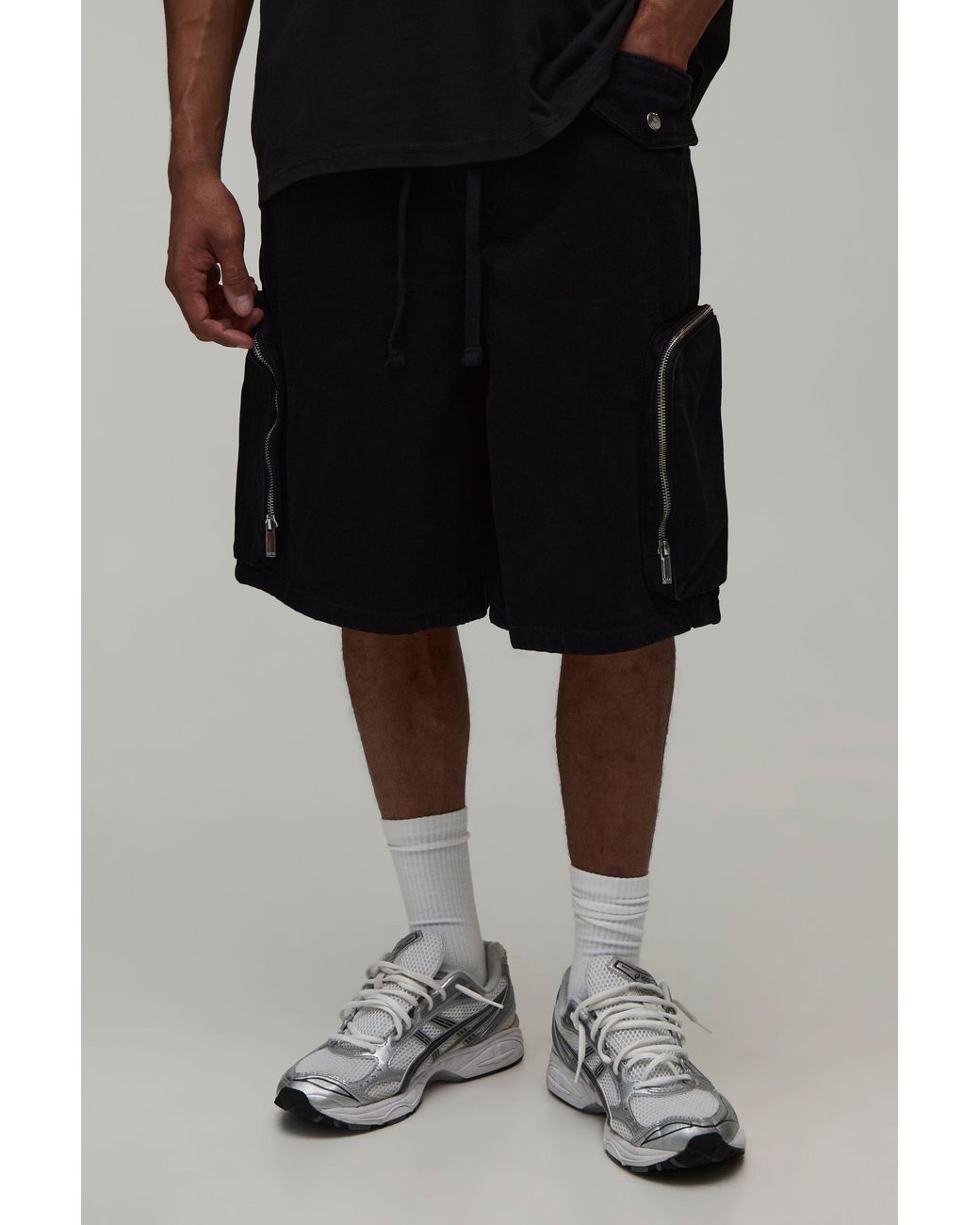 BoohooMAN Black Elasticated Waist Parachute Extended Drawcord Cargo Denim Jorts for men