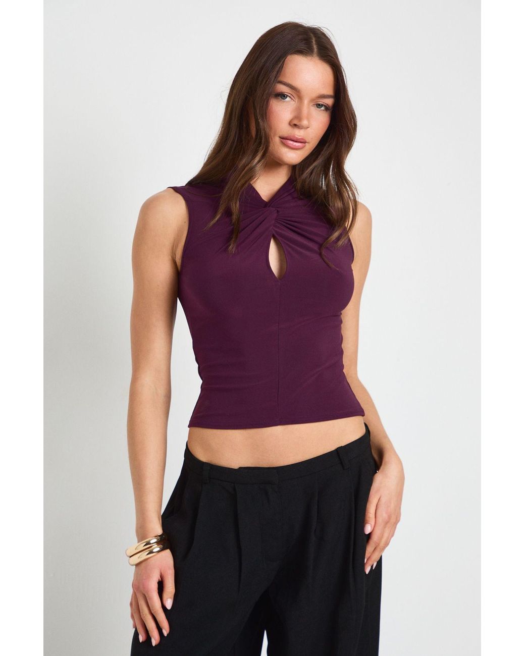 Boohoo Red Twist Front Key Hole Back Top