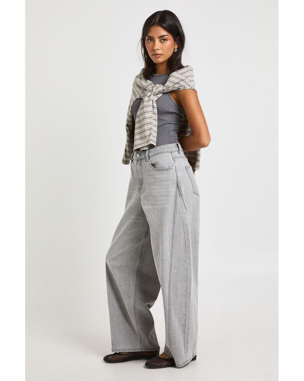 Boohoo Gray The Mid Waist Barrel Jean