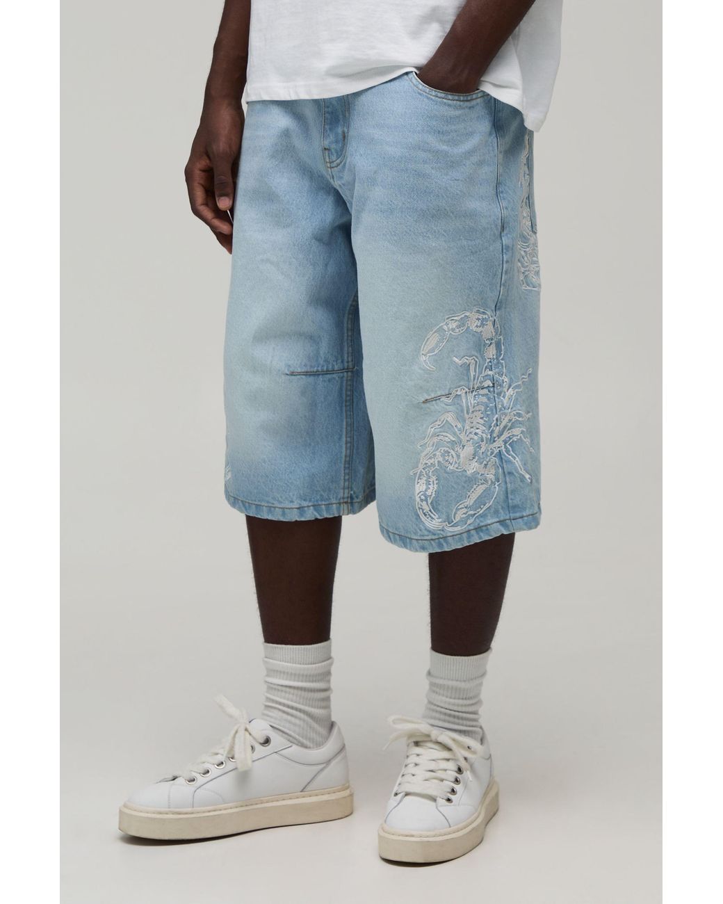 BoohooMAN Blue Scorpion Embroidered Longline Jorts for men