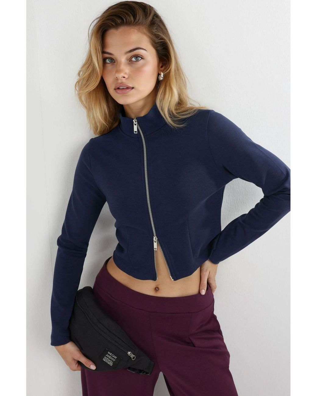 Busem Blue Fitted Knitted Jacket With Zipper Closure
