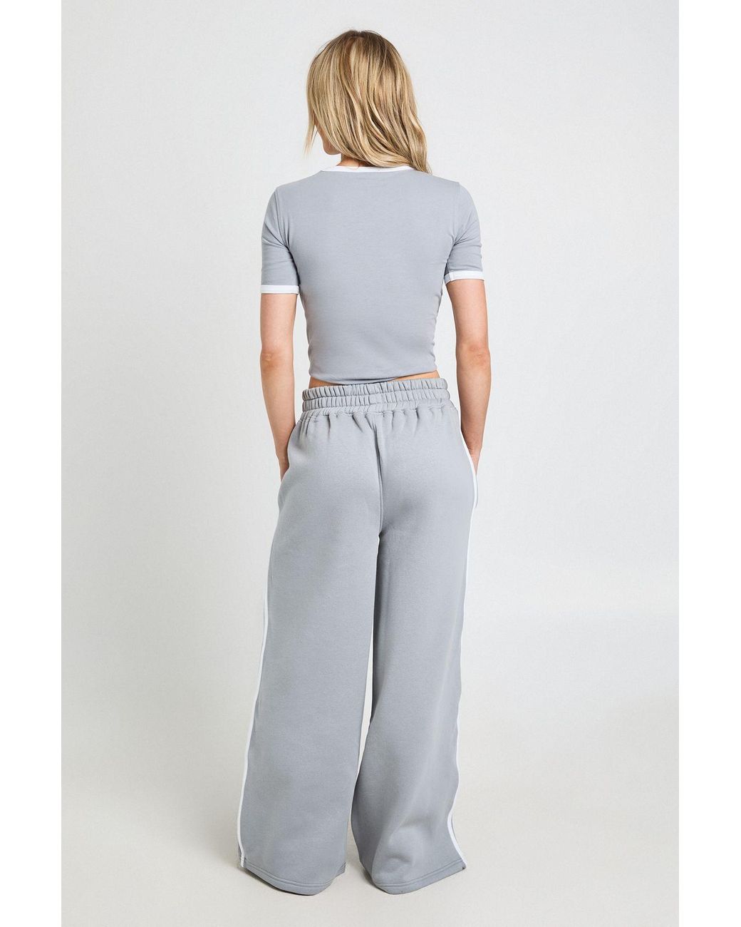 Boohoo White Petite Piping Detail T-Shirt And Straight Leg Jogger Set