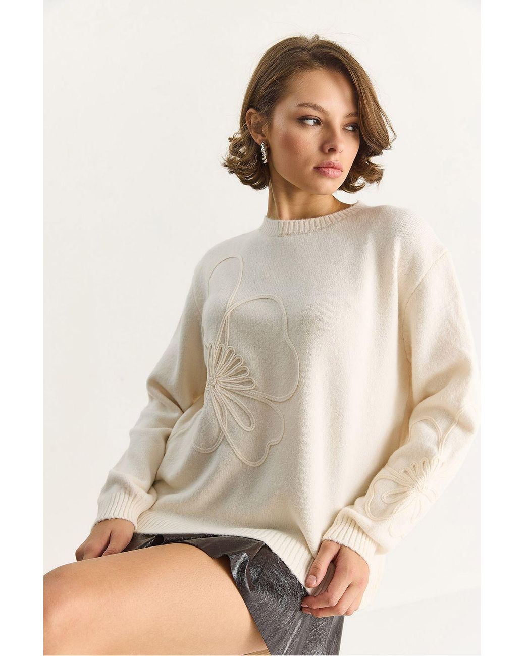 Bianco Lucci Natural Crew Neck Embroidered Knit Sweater