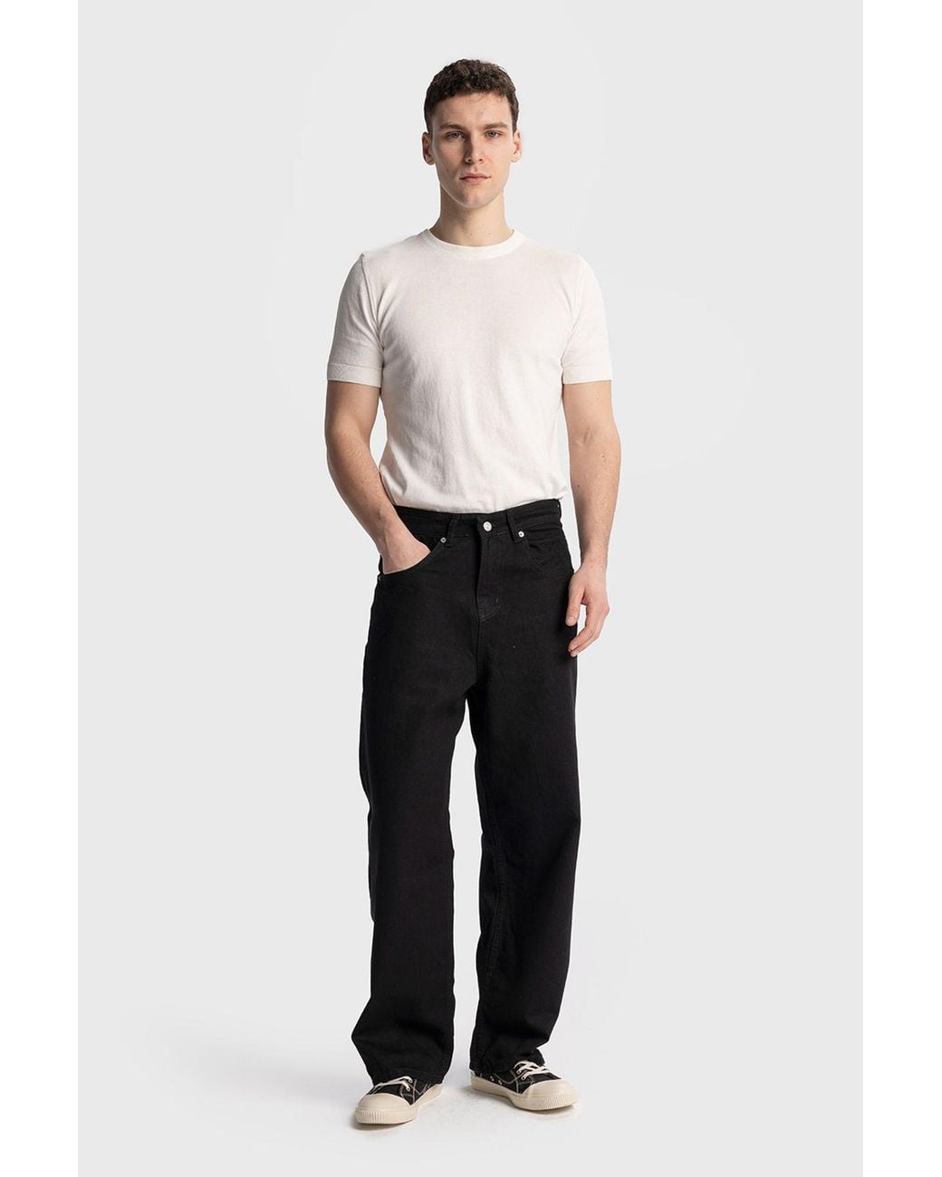 Giesto Black Relaxed Fit Straight Leg Jeans for men