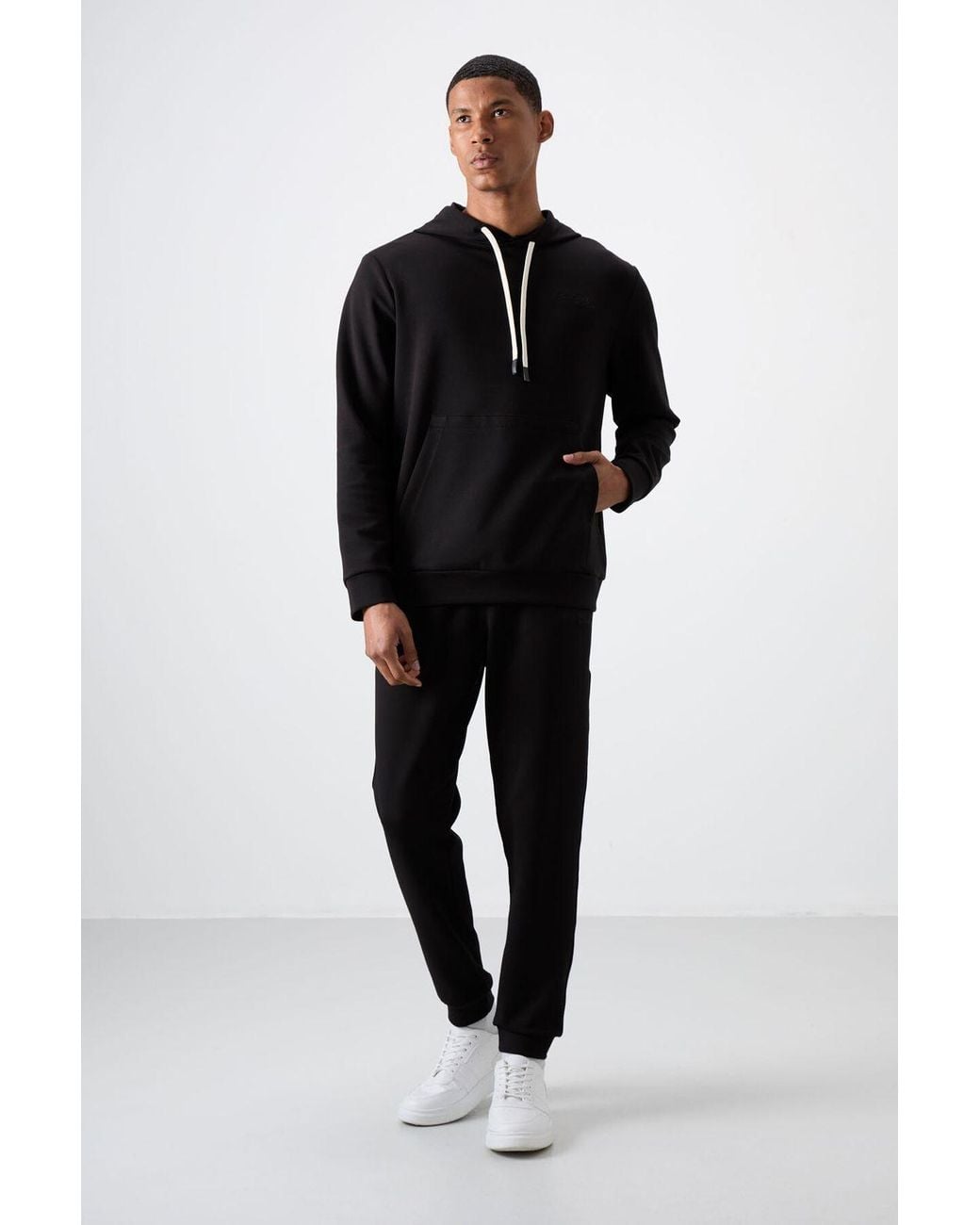 TOMMY LIFE Black Hooded Sweatshirt And Pants Set for men