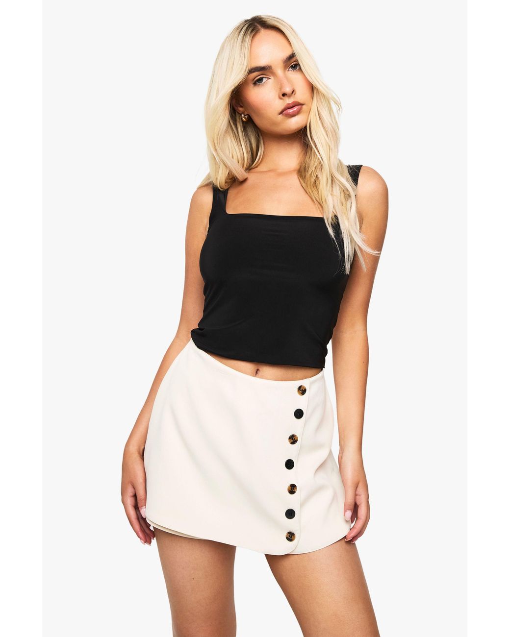 Boohoo Black Woven Horn Button Wrap Skort