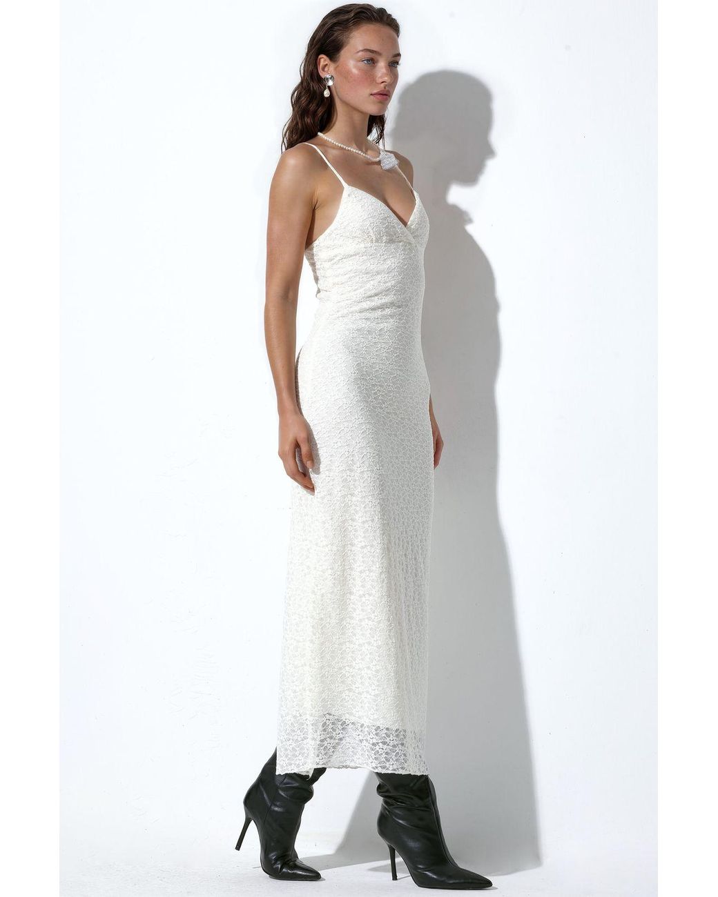 Busem White Sleeveless V-Neck Maxi Dress With Lace Detail