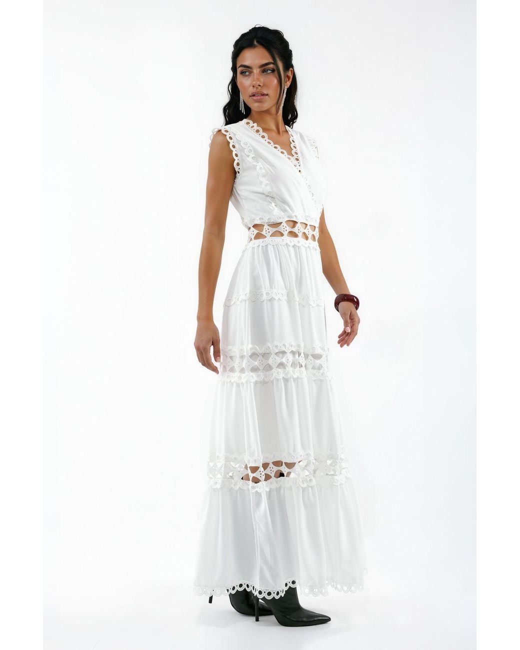 Msn-Collection White Sleeveless Lace V-Neck Maxi Dress