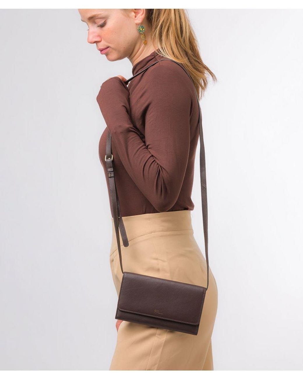 Pure Luxuries Brown 'Saffron' Hot Fudge Nappa Leather Cross Body Clutch Bag
