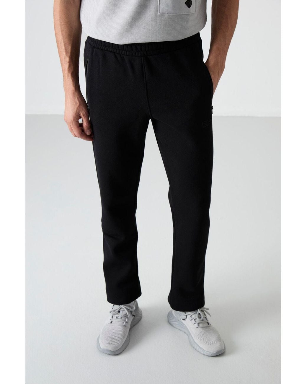 TOMMY LIFE Gray Regular Fit Fleece Sweatpants for men
