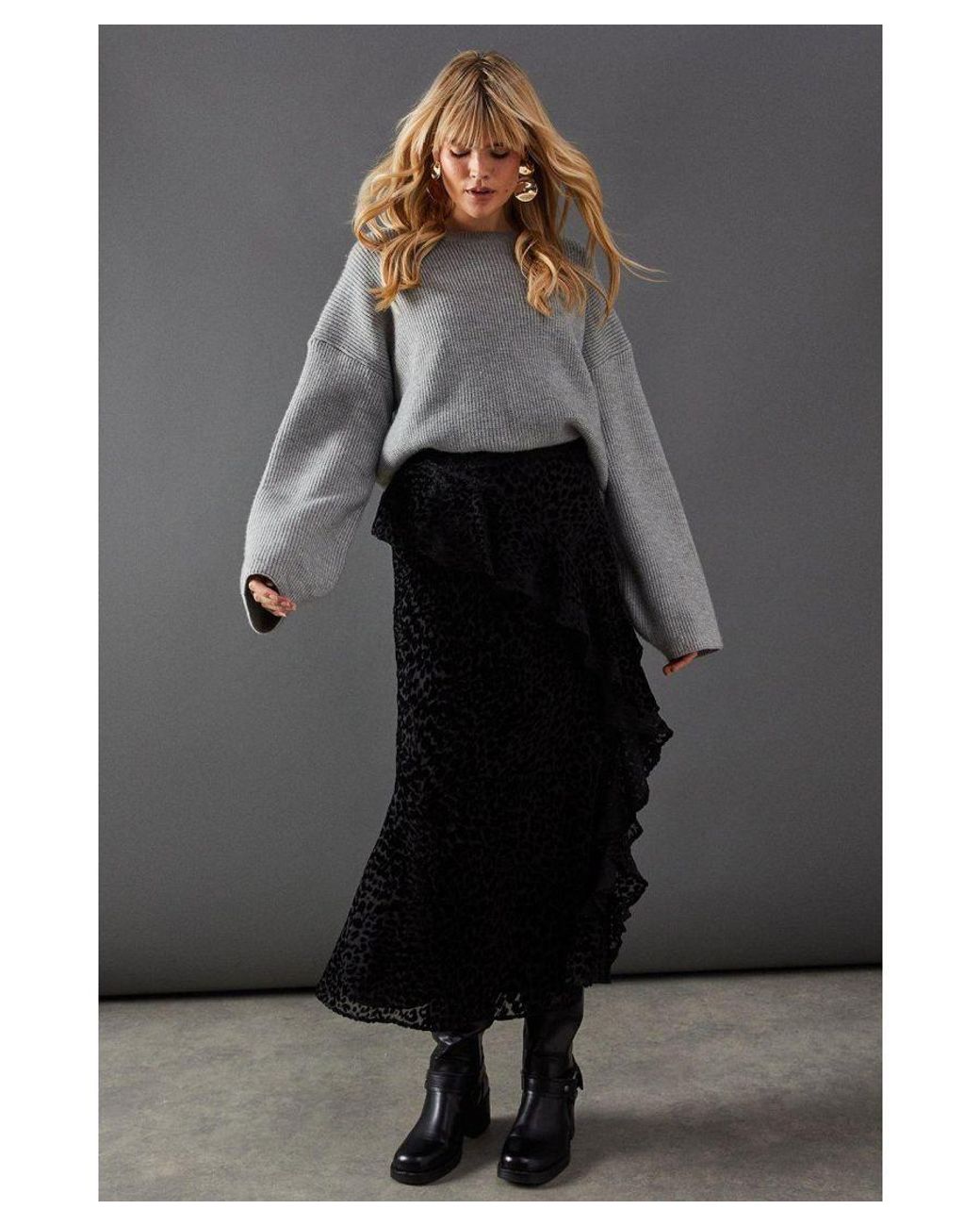 Chiffon maxi skirt grey top
