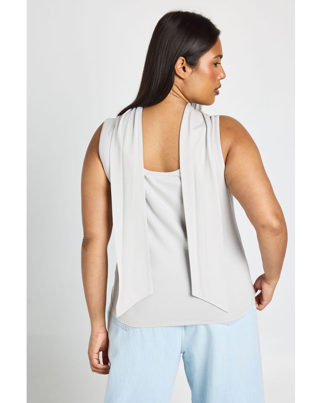 Boohoo White Plus Scoop Vest With Neck Sacrf