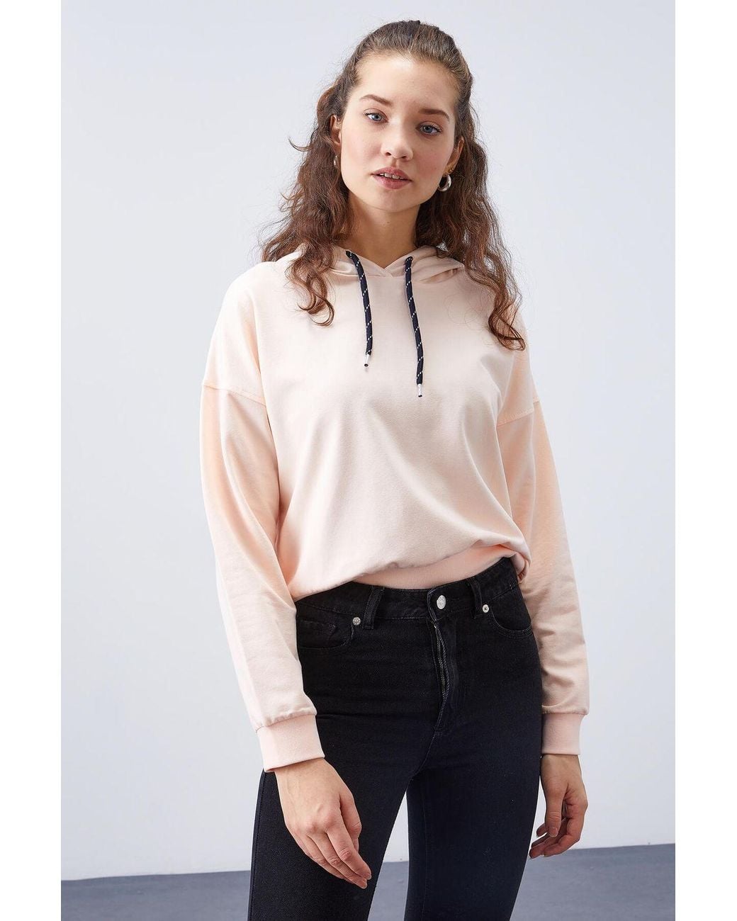 TOMMY LIFE White Relaxed Hooded Sweatshirt With Tie Detail