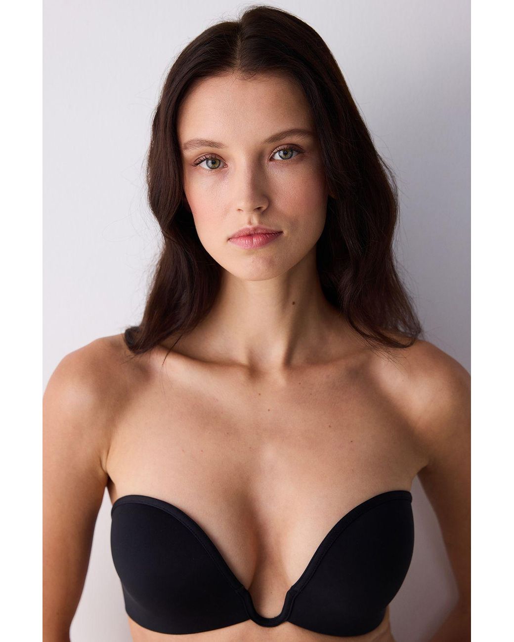 Penti Black Strapless Knitted Bra With Hook-And-Eye Closure