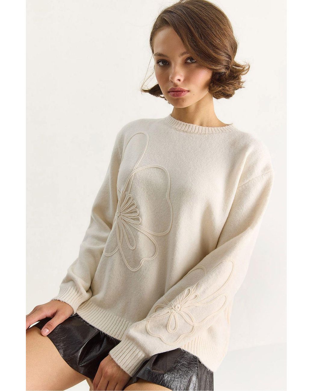 Bianco Lucci Natural Crew Neck Embroidered Knit Sweater