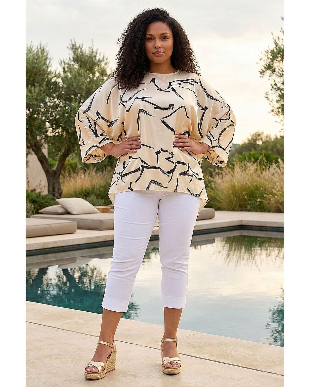Roman Natural Curve Mono Print Longline Top