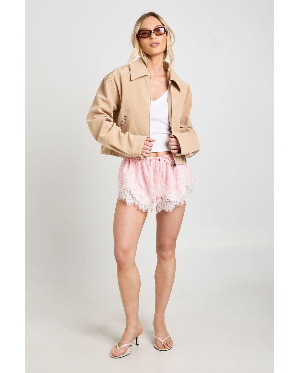 Boohoo Natural Petite Lace Trim Stripe Flippy Shorts