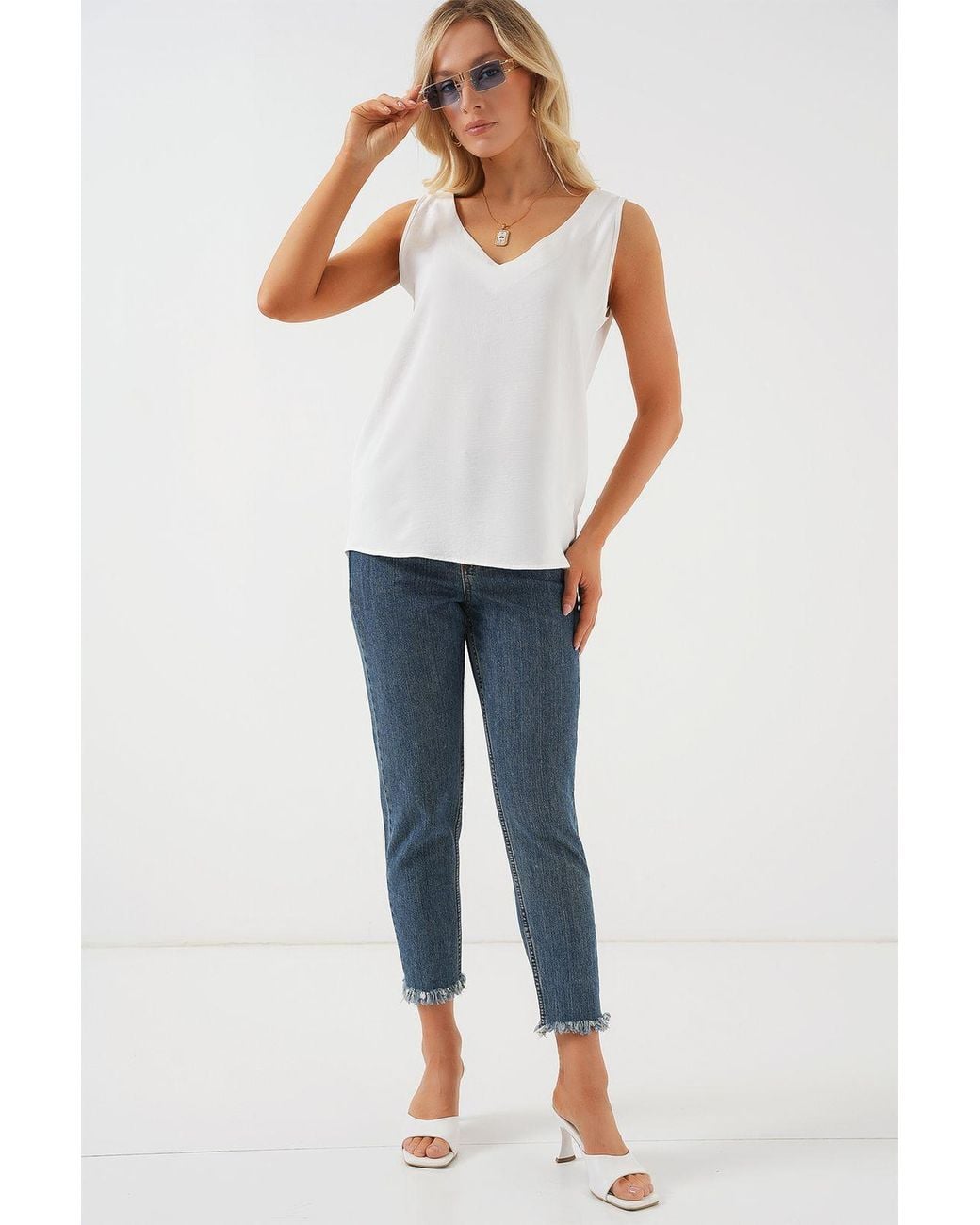 Bigdart White V-Neck Pull-On Blouse