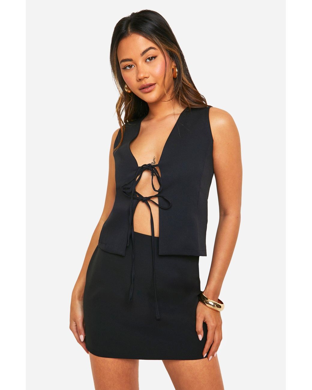 Boohoo Black Relaxed Fit Tie Front Waistcoat