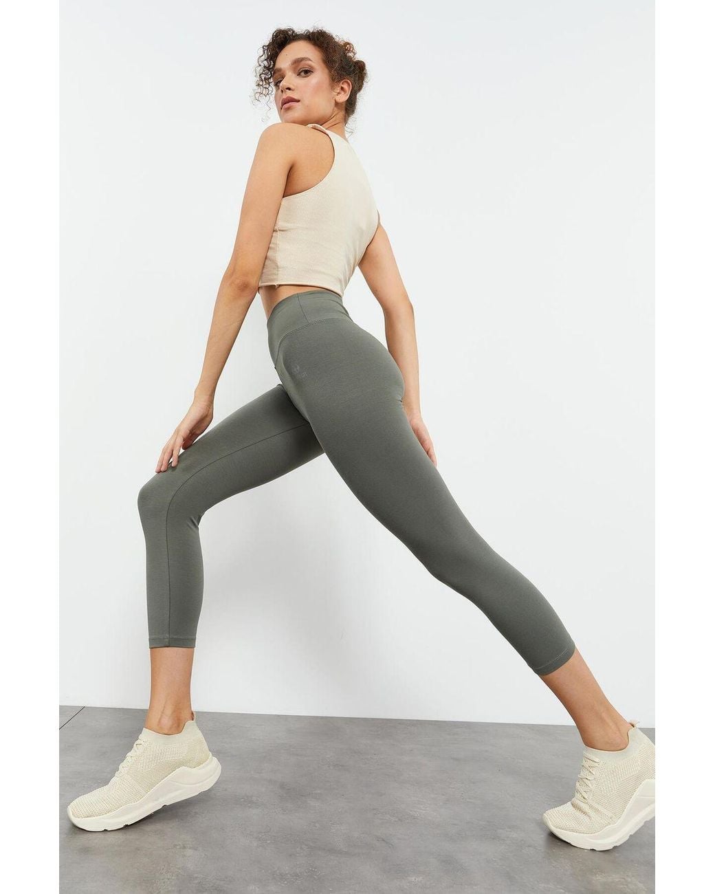 TOMMY LIFE White High-Waist Capri Leggings