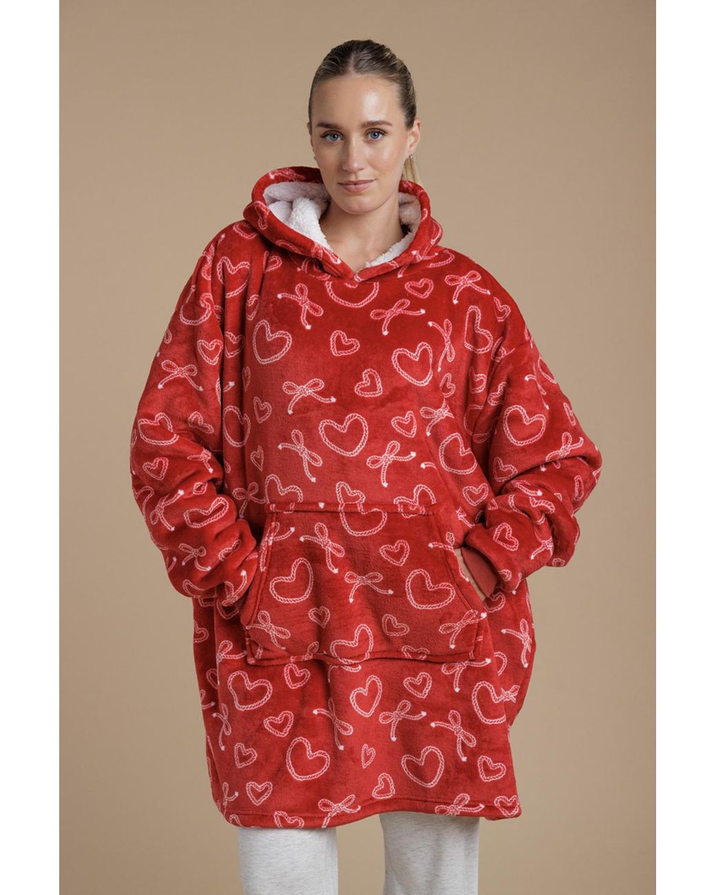 Tokyo Laundry Red Heart & Bow Print Oodie