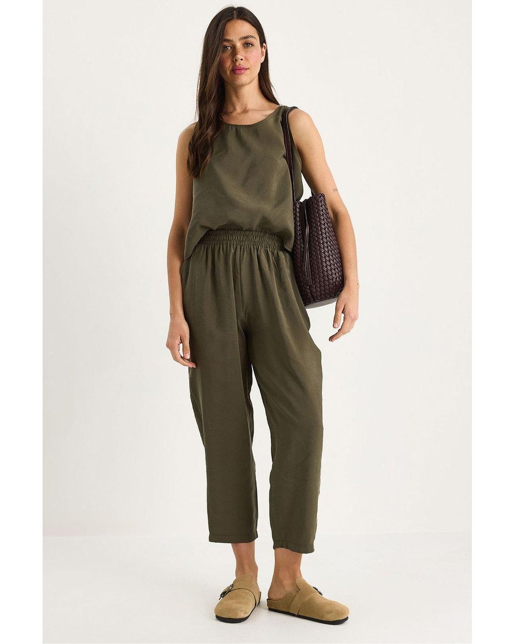 Bianco Lucci Green Sleeveless Crew Neck Blouse And Carrof Fıt Pants Set