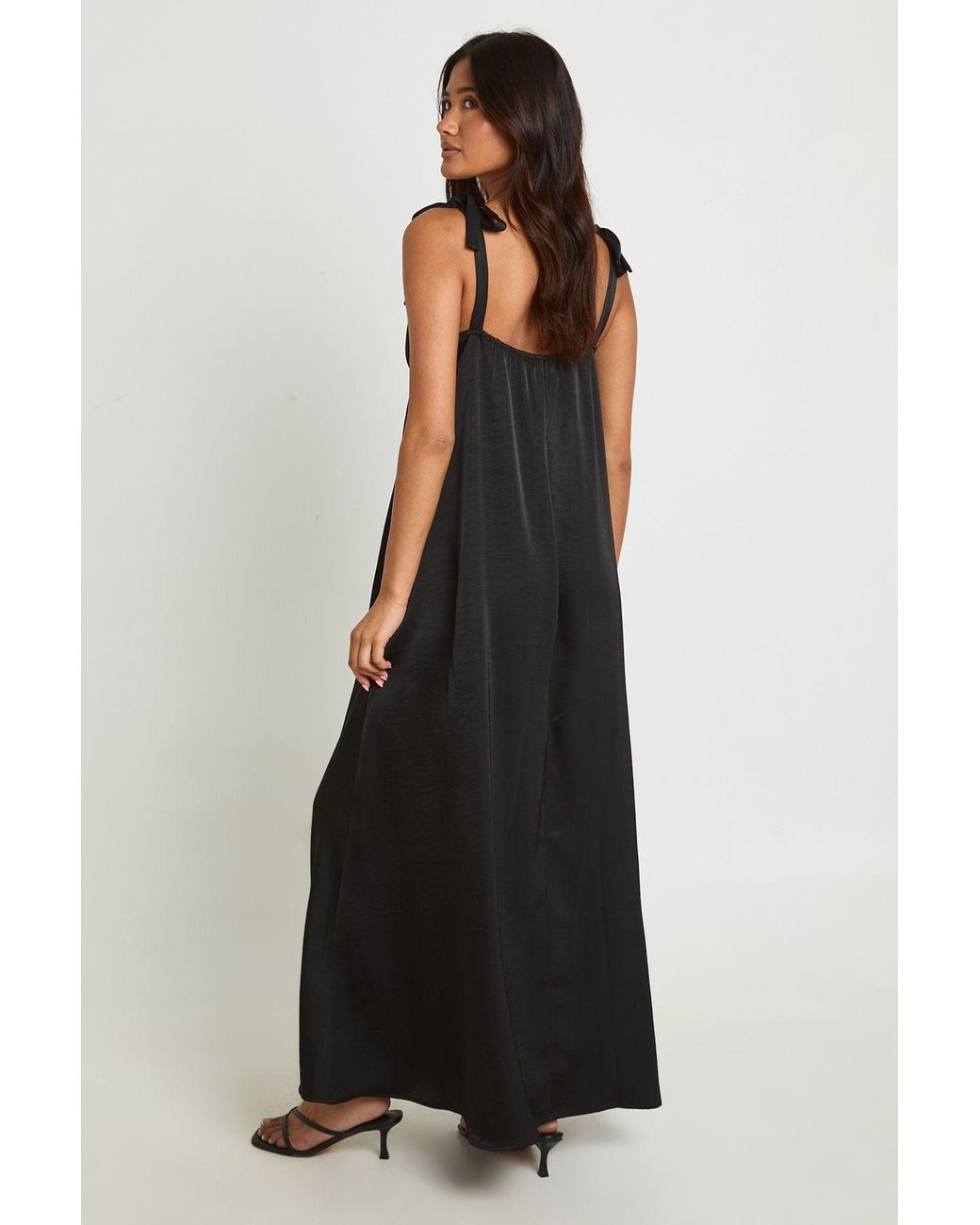 Boohoo Black Lace Trim Halterneck Trapeze Maxi Dress