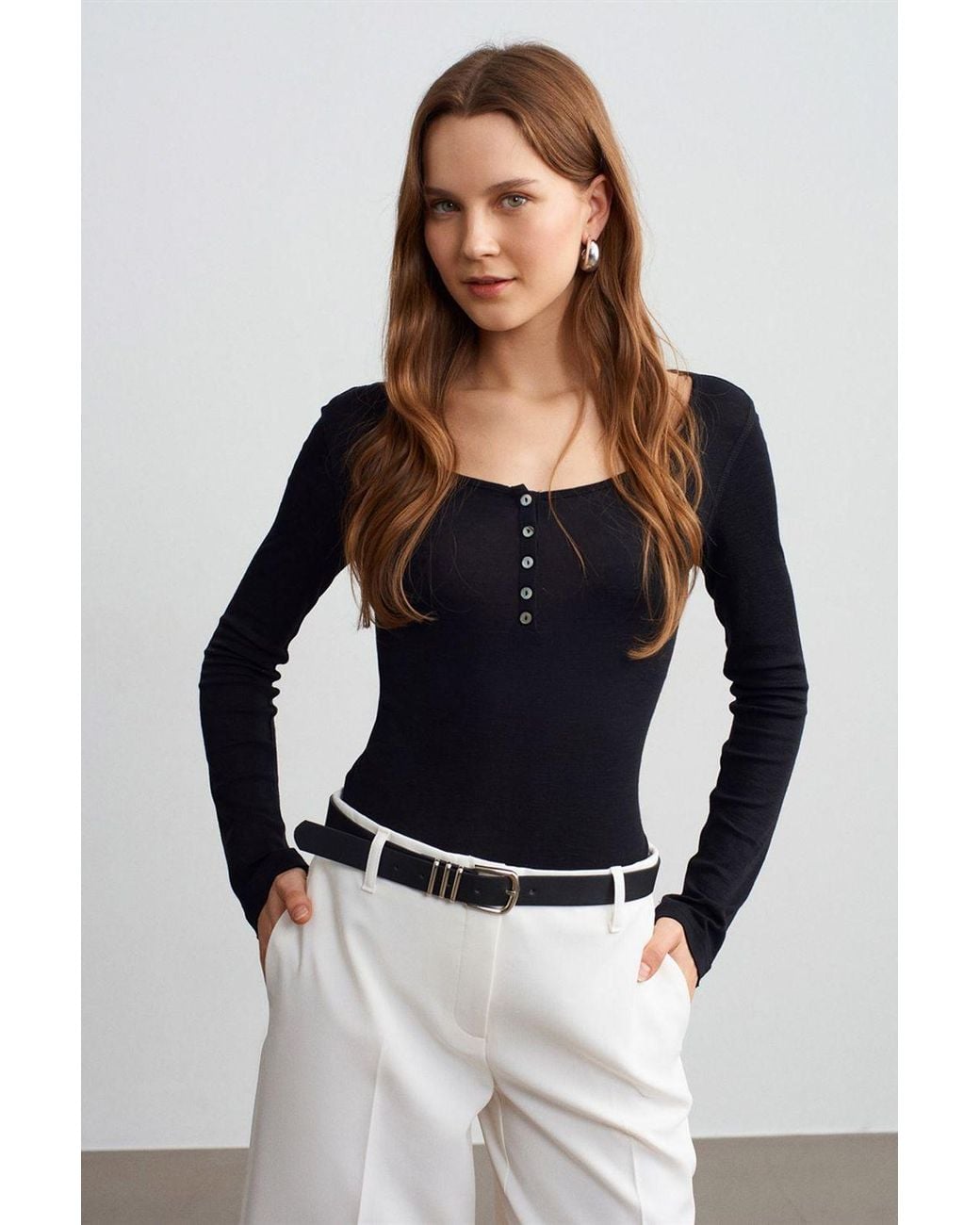 Dilvin Blue Slim-Fit Wool Knit Blouse With Buttons