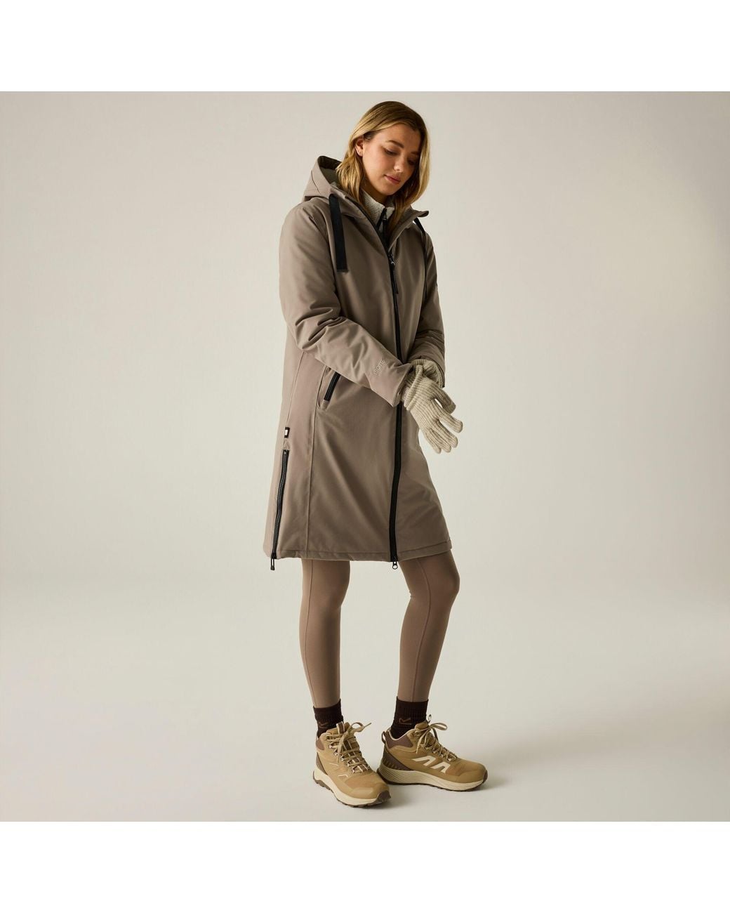 Regatta Green Ladies Waterproof Insulated Jacket /Light Vanilla)