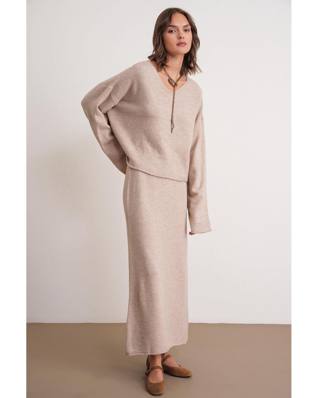 MixRay Natural V-Neck Knitwear Sweater & Skirt Co-Ord Set