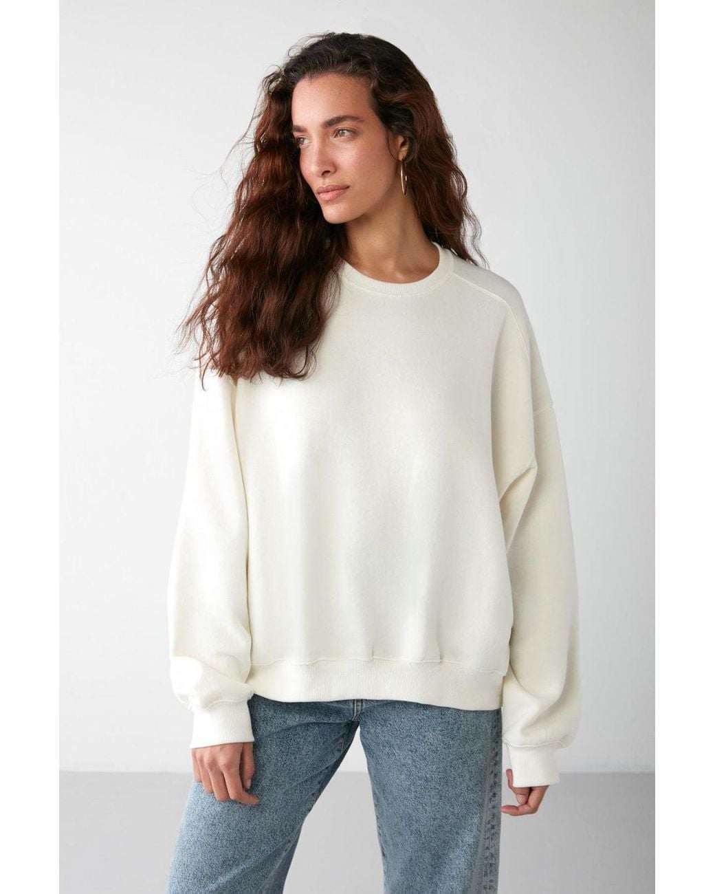 Grimelange White Oversized Ribbed Crew Neck Sweatshirt