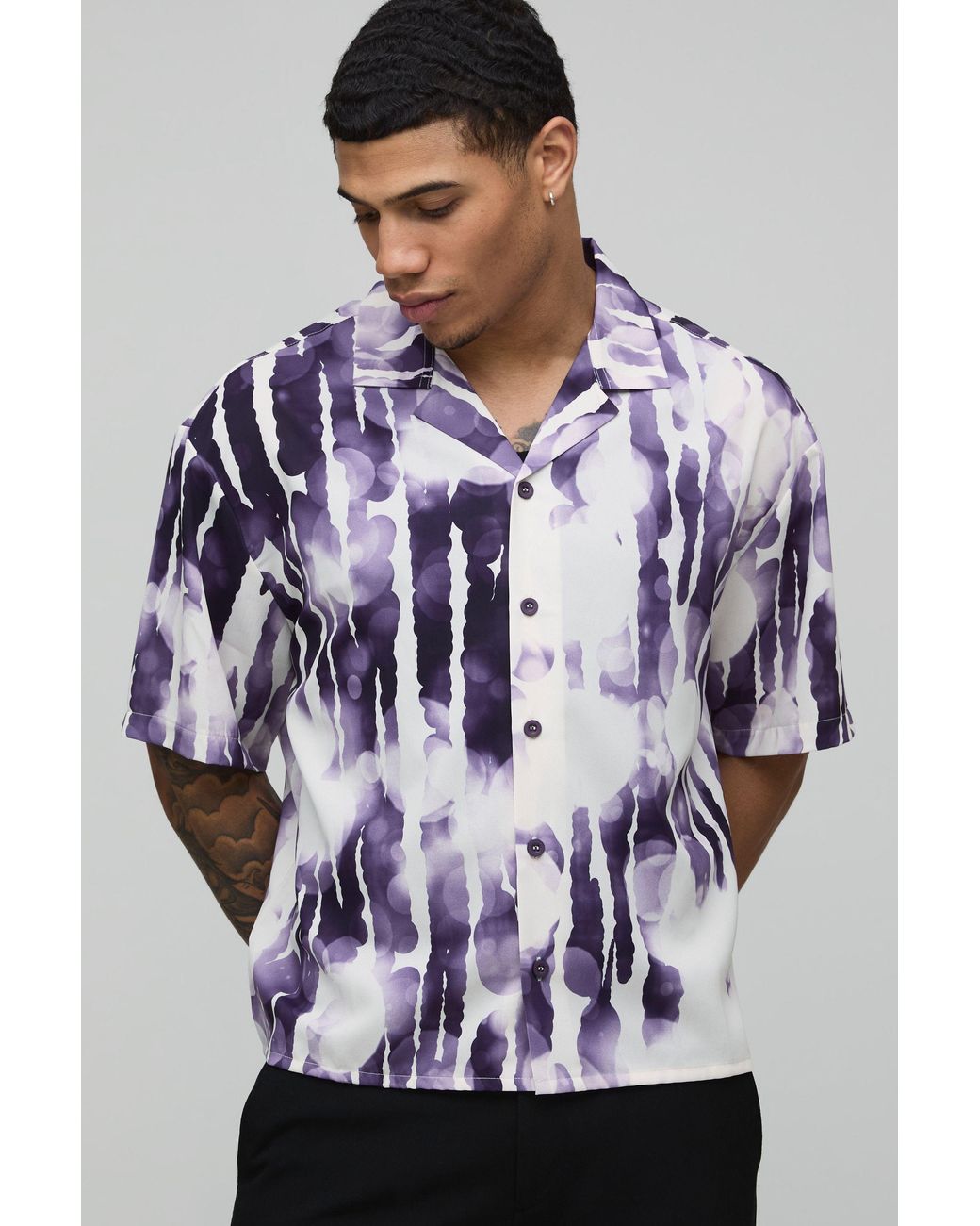 BoohooMAN Blue Oversized Boxy Abstract Print Shirt for men