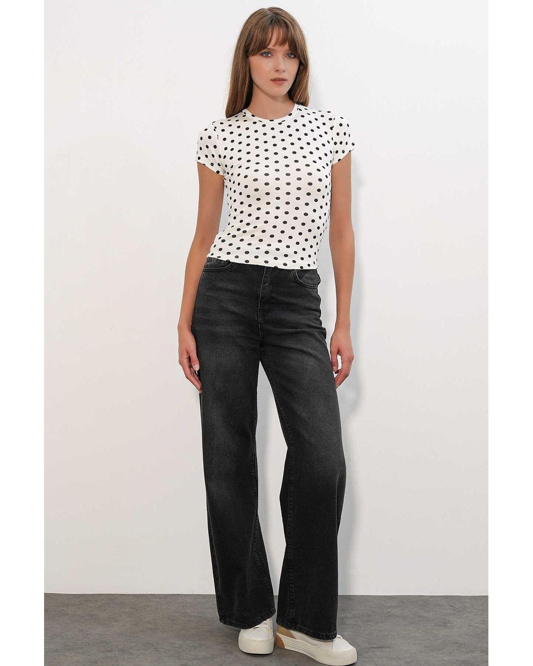 Bigdart White Polka Dot Slim-Fit Crew Neck T-Shirt