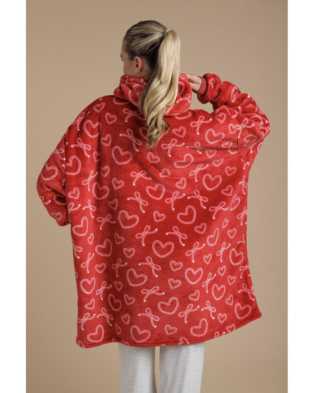Tokyo Laundry Red Heart & Bow Print Oodie