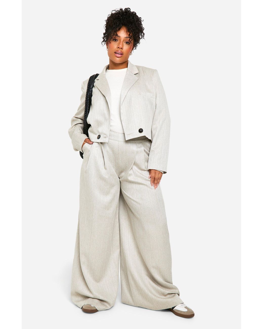 Boohoo Natural Plus Textured Pleat Front Extreme Wide Leg Trouser