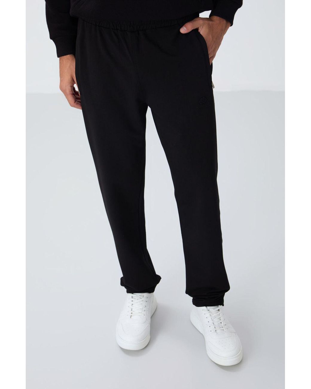 TOMMY LIFE Black Slim-Fit Straight-Leg Sweatpants for men