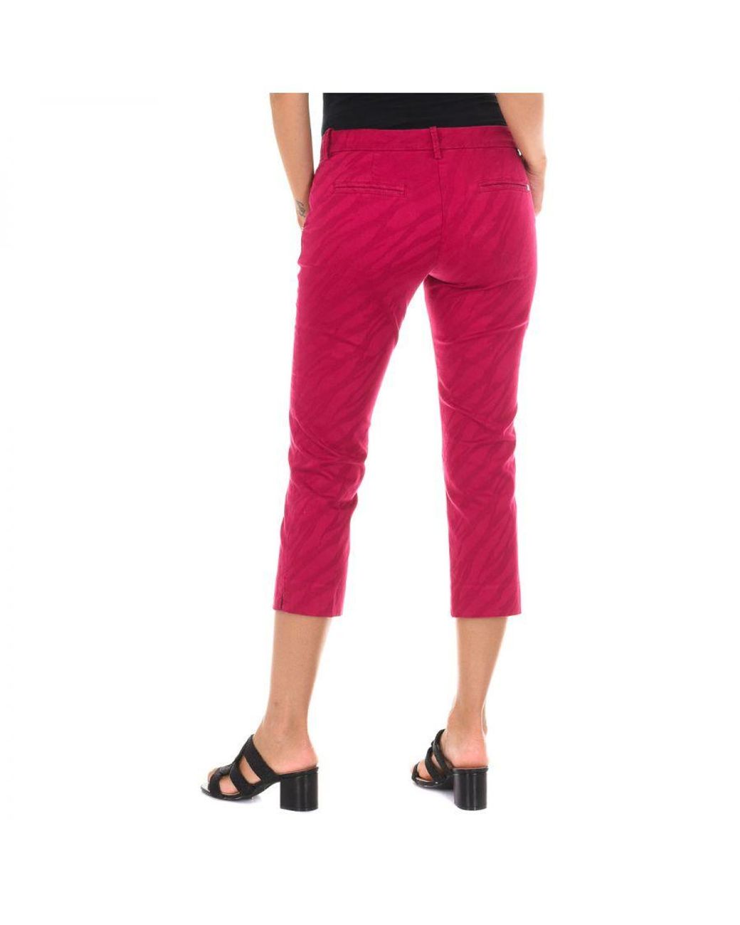 Met Pink Trousers Bibiane