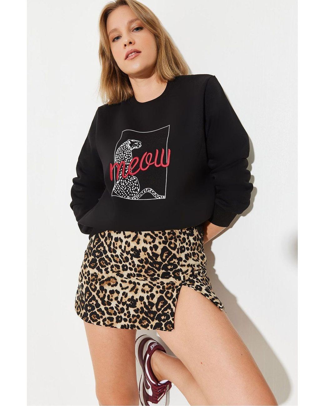 Bianco Lucci Black Leopard Print Embroidered Crew Neck Sweatshirt