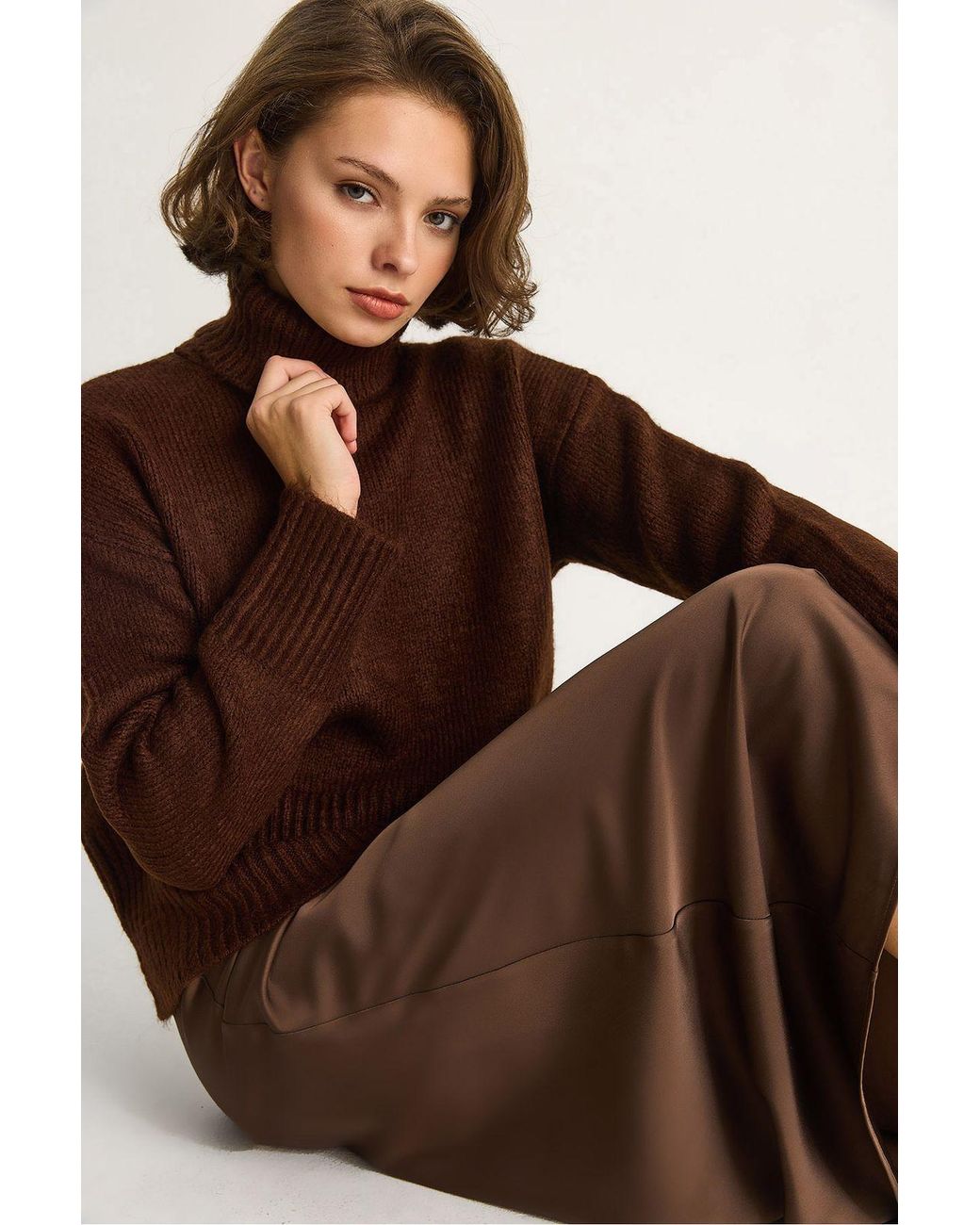 Bianco Lucci Brown Oversized Knit Turtleneck Sweater