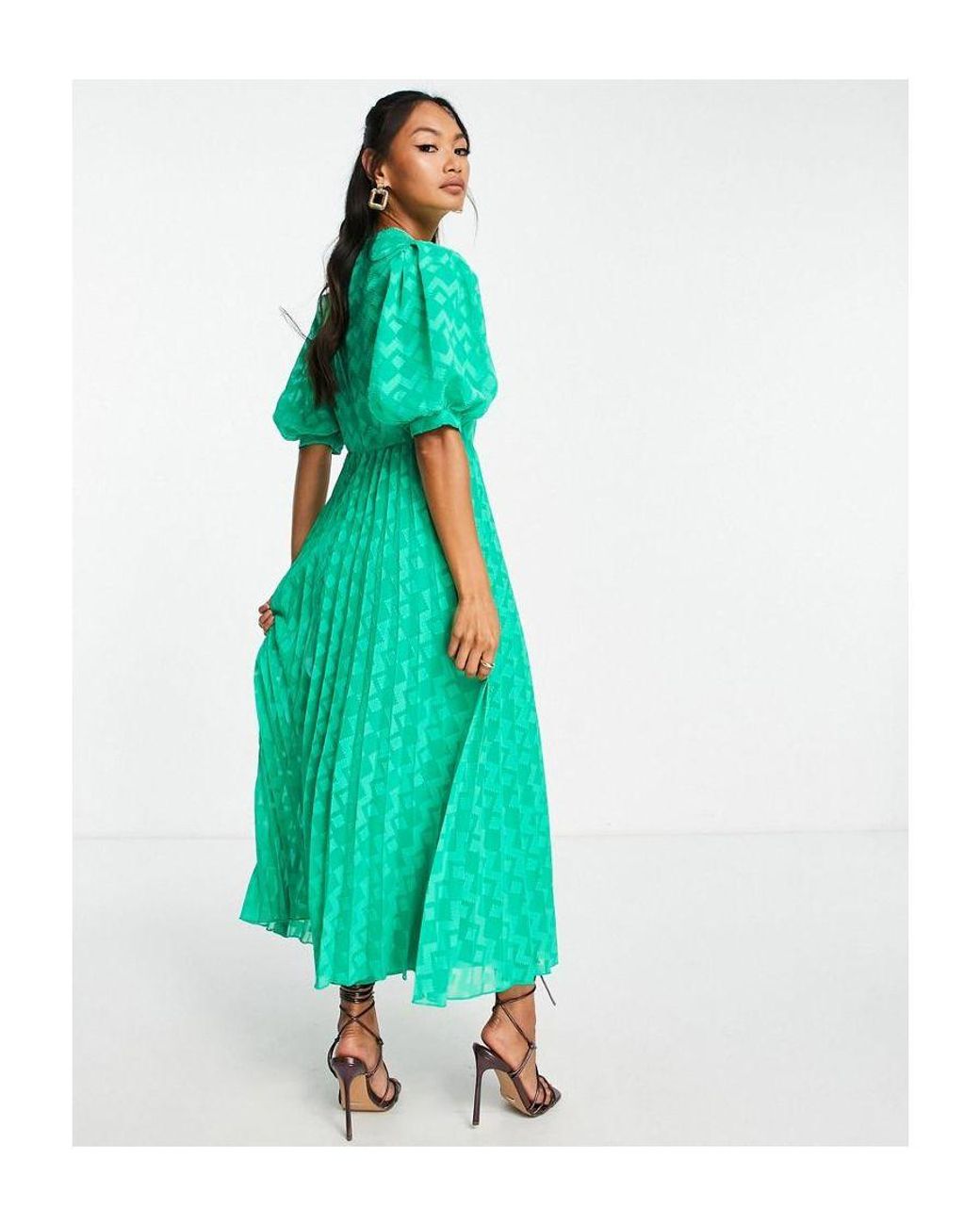 Chevron pleated midi dress 2025