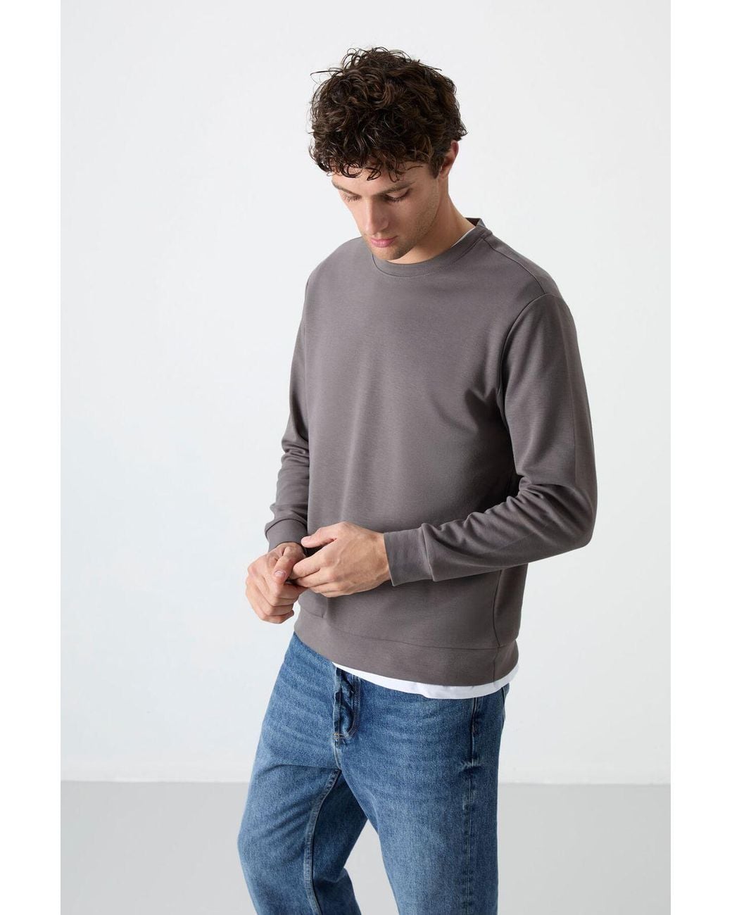 TOMMY LIFE Black Plain Crew Neck Sweatshirt for men
